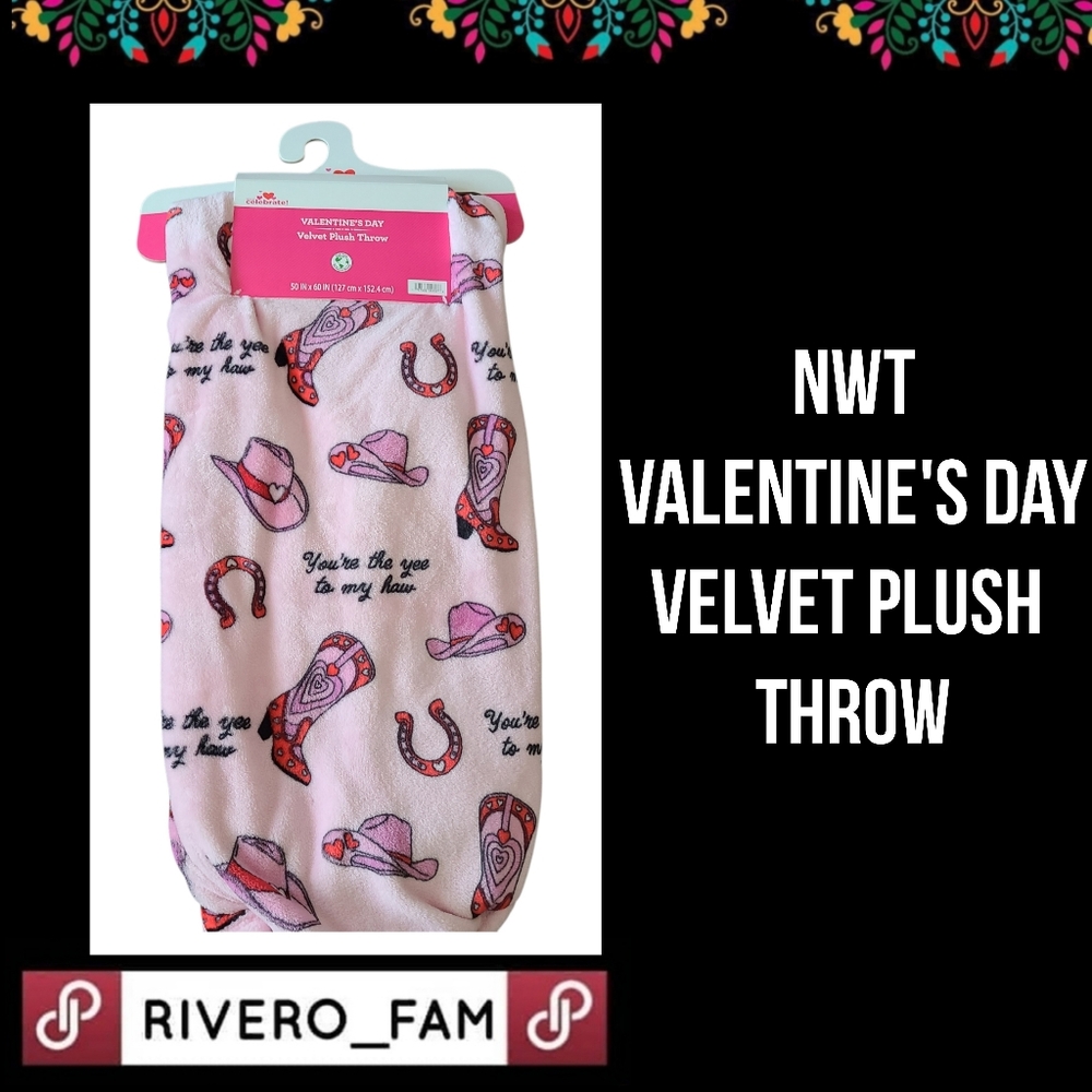 NWT | VALENTINE'S DAY |VELVET PLUSH THROW